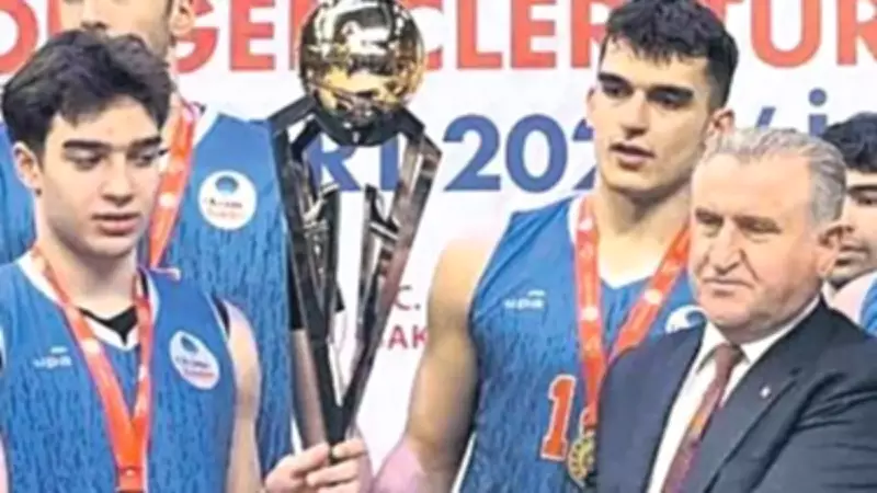 İstanbul'da Genç Basketbolcular Şampiyonluk İçin Mücadele Etti