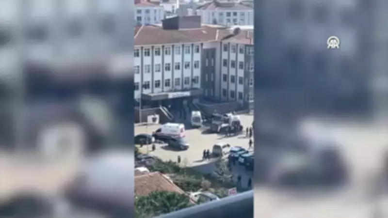 İstanbul'da Okulda Bıçaklı Saldırı: 2 Öğretmen ve Bir Öğrenci Yaralandı