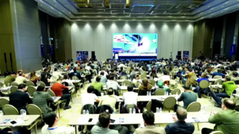 İstanbul'da Rinoplasti Zirvesi: Üç Canlı Ameliyat ve Uzman Tecrübeleri