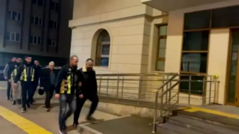 İstanbul'da Yol Verme Kavgası: Sopalar Çekildi, 1 Milyon 164 Bin Lira Ceza Kesildi