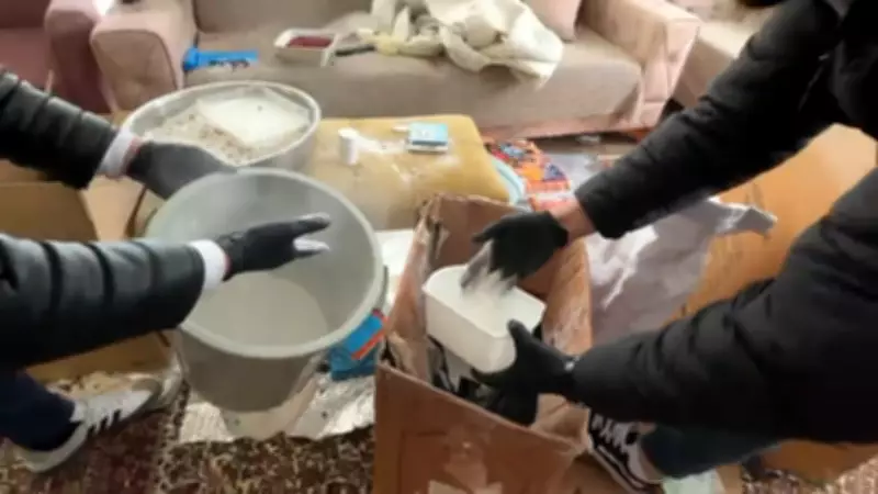 İstanbul'da Zehir Tacirlerine Büyük Operasyon: 5 Gözaltı, 1.4 Milyon Hap Ele Geçirildi
