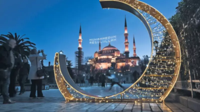 Sultanahmet Meydanı'nda Ramazan Ruhu ve İftar Sofraları