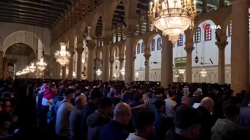 Suriye'de Esad Sonrası İkinci Bayram: Camiler Coşkuyla Doldu