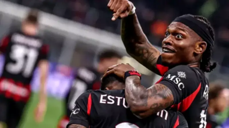 İtalya'da Zirve Mücadelesi: Napoli Galip, Roma Mağlup Oldu