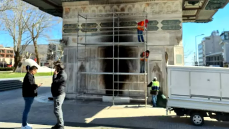 Tarihi Tophane Çeşmesi Yangın Sonrası Vakıflar Tarafından Bakıma Alındı