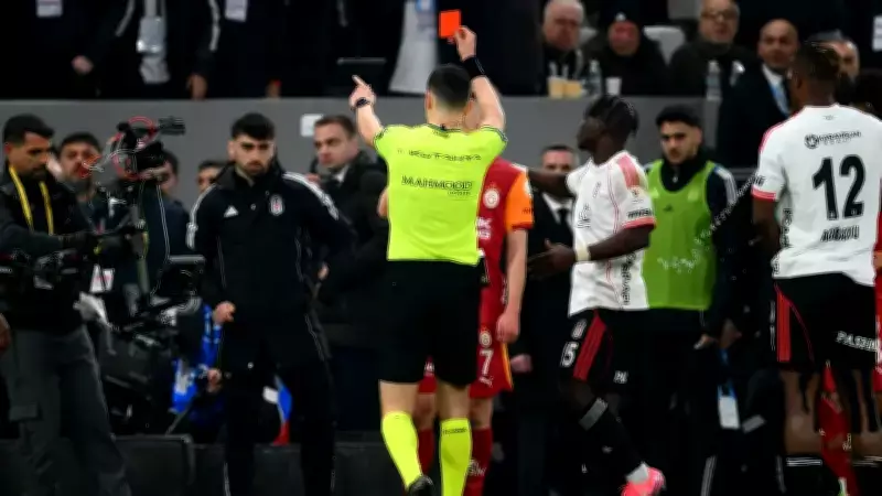 TFF, VAR Kayıtlarını Paylaştı: Galatasaray-Beşiktaş Derbisinde Sane'nin Kırmızı Kart Anı
