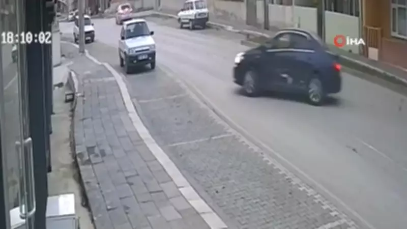 Tokat'ta Kontrolden Çıkan Otomobil Marketi İşgal Etti: 2 Yaralı