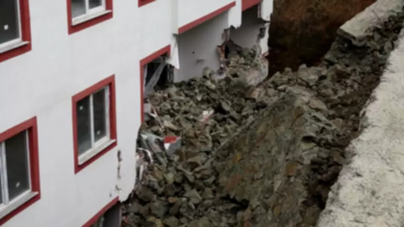 Trabzon'da İstinat Duvarı Çöktü: 9 Katlı Binada İki Daire Ağır Hasar Gördü
