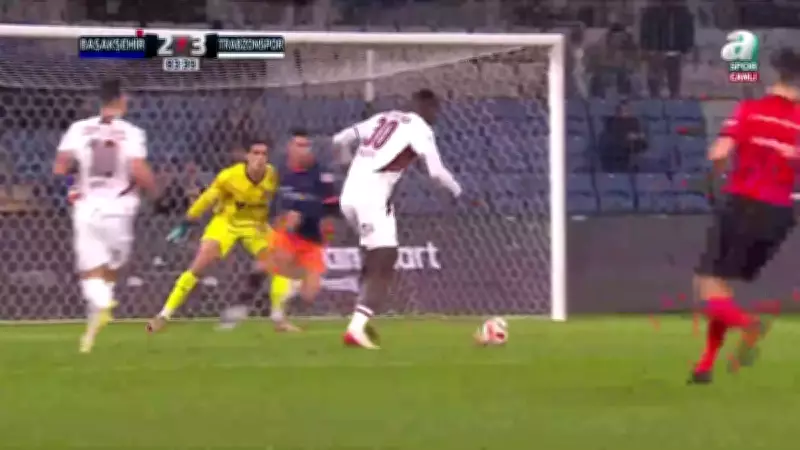 Trabzonspor, Başakşehir'i Son Dakika Golüyle 3-2 Yendi