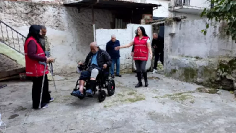 Türk Kızılay Bornova Şubesi'nden Ramazan'da Sağlık ve Gıda Desteği