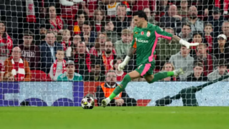 Uğurcan Çakır, Liverpool Maçında Penaltı Kurtardı ve İlk Yarıda 6 Kurtarış Yaptı