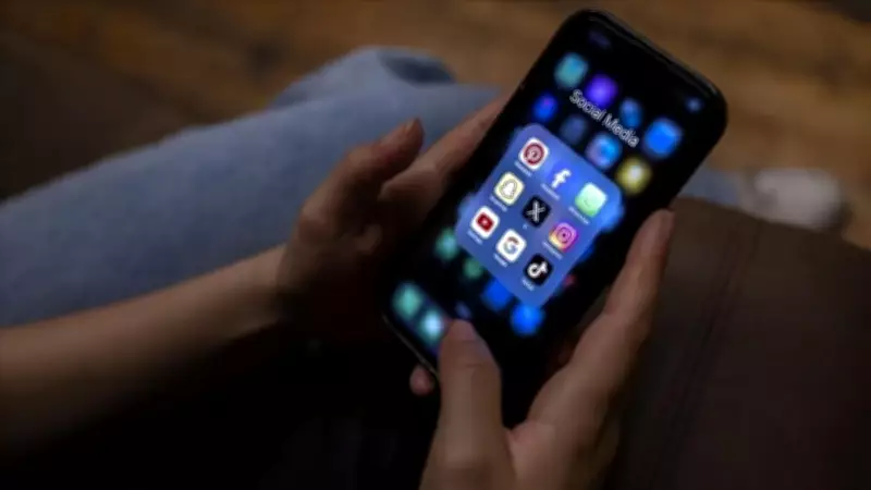 Uzman Uyarısı: Sosyal Medya Algoritmaları Dijital Kumar Makinesi Gibi Çalışıyor