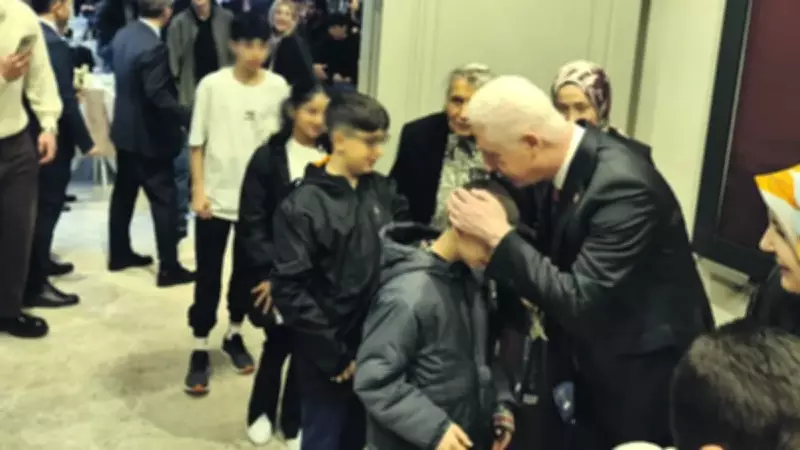 Vali Davut Gül, Darülaceze'de Yaşlılar ve Çocuklarla Bayramlaştı