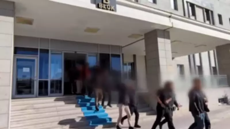 Van'da Kapsamlı Operasyon: 73 Kişi Tutuklandı, Silah ve Uyuşturucu Ele Geçirildi