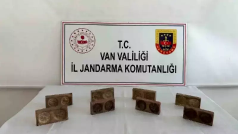 Van'da Tarihi Eser Kaçakçılığı Operasyonu: 3,5 Milyon TL Değerinde Altın Eser Ele Geçirildi