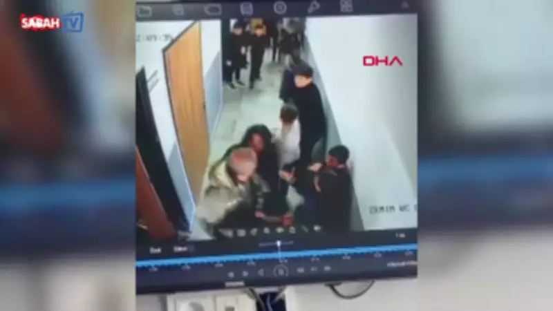 Van'da Veli, Çocuğuna Kar Topu Atan Öğrenciyi Okulda Darbetti!