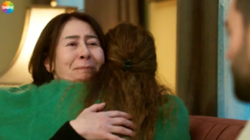 Veliaht Dizisinden Yeni Bölüm Ön İzlemesi: Ayşe'nin 'Kızımsın' Sözüyle Duygusal An