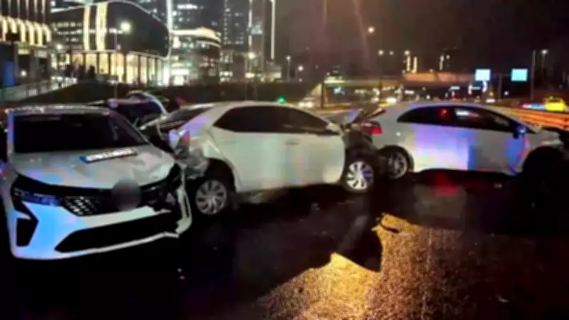 Yağışlı Havada Zincirleme Kaza: 8 Araç Birbirine Girdi, 4 Yaralı