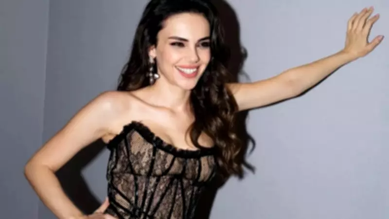 Yağmur Tanrısevsin İsviçre'de: Alpler'de Soğuk Havuz Keyfi