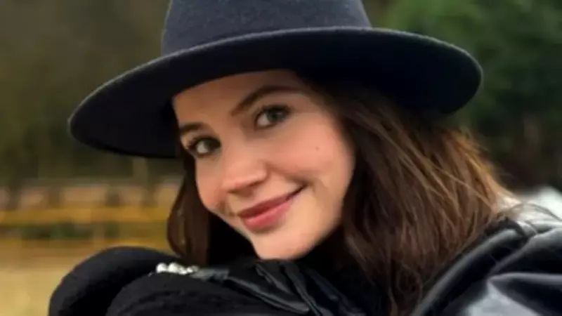 Yağmur Yüksel'den Sanat Şovu: Tuval Başında Ustalığını Konuşturdu