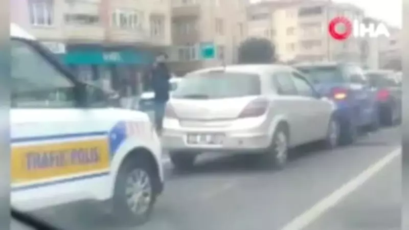 Yayaya Yol Vermek İçin Durunca Zincirleme Kaza: 5 Araç Birbirine Girdi