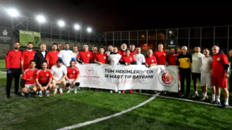 Yeşil Sahada Anlamlı Buluşma: Efsaneler Doktorlar İçin Krampon Giydi