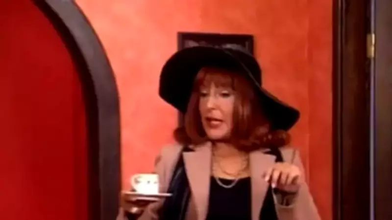 Yeşilçam'ın Usta Oyuncusu Tuluğ Çizgen'den Hüzünlendiren Görüntüler! Bakımevindeki Son Hali Sosyal Medyada Gündem Oldu