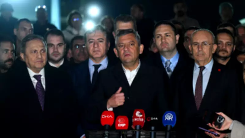 Özgür Özel, Tutuklu Tanju Özcan'ı Ziyaret Etti ve Vakıf Suçlamalarını Sert Eleştirdi