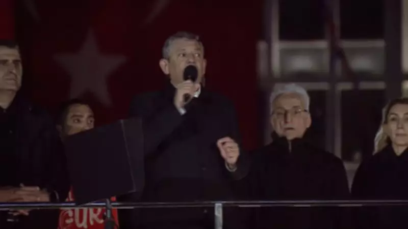 Özgür Özel'den Saraçhane'de Tarihi Konuşma: 'Millet 365 Gündür Darbeye Karşı Direniyor'