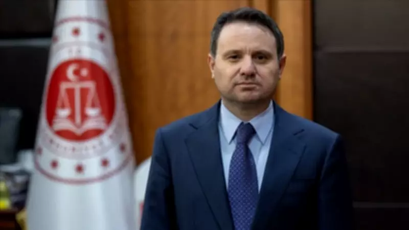 Özgür Özel'in İddialarına Karşı Bakan Gürlek'e Geniş Destek: AK Parti ve Cumhur İttifakı Tek Ses Oldu