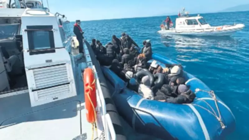 İzmir Açıklarında Tehlike: 30 Göçmen Sahil Güvenlik Tarafından Kurtarıldı
