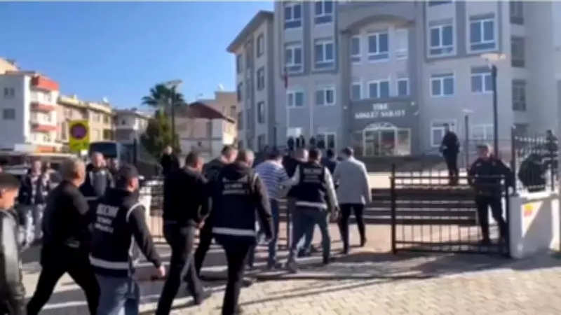 İzmir'de 'Genç Osman Çetesi' Operasyonu: 7 Şüpheli Tutuklandı