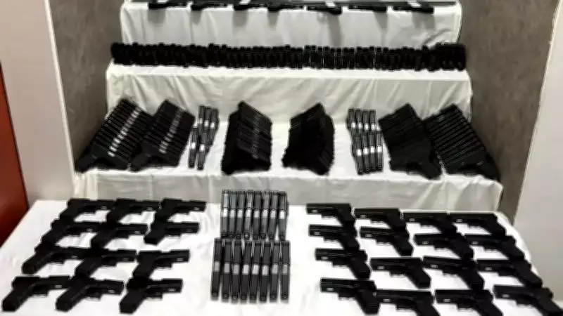 İzmir'de Güvenlik Operasyonu: 149 Ruhsatsız Tabanca Ele Geçirildi