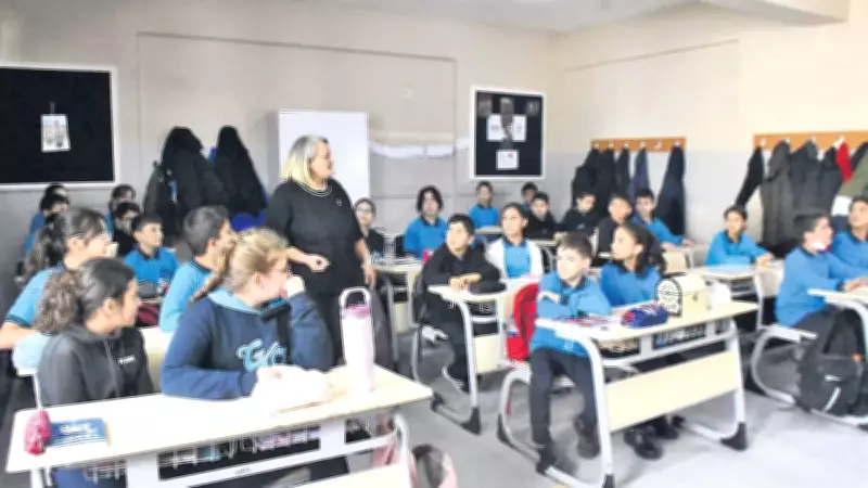 İzmir'de Öğrenciler Harçlıklarıyla DMD'li Göktuğ'un Tedavisine Destek Oldu
