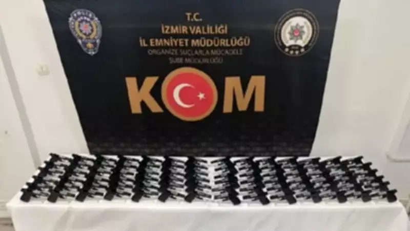 İzmir'de Suç Örgütüne Büyük Operasyon: 10 Şüpheli Tutuklandı