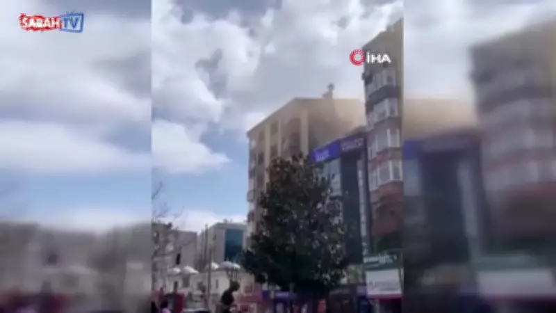 İzmit'te 7 Katlı Binanın Bacasında Çıkan Yangın Panik Yarattı