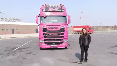 4 Çocuk Annesi Sema Can, Pembe TIR'ıyla Avrupa Yollarında