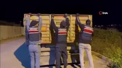 Adana'da Kaçak Makaron Operasyonu: 4 Milyon Bandrolsüz Ürün Ele Geçirildi, 1 Kişi Tutuklandı