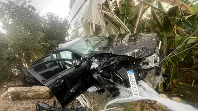 Alanya'da Lüks Otomobil Seraya Uçtu: Aynı Noktada 3 Günde İkinci Kaza