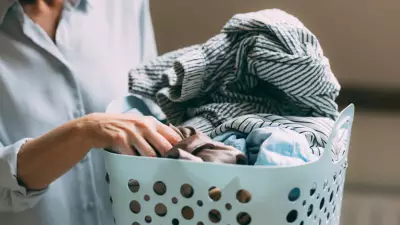 Çamaşırda 40 Derece Devri Kapandı! Uzmanlar Uyarıyor: Kıyafetleri Öldürüyor