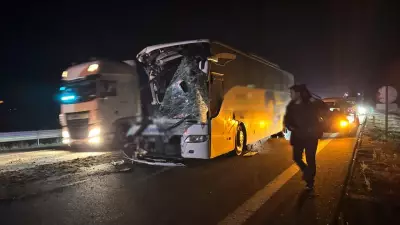 Ankara'da Yolcu Otobüsü ile Çekici Çarpıştı: 1 Kişi Hayatını Kaybetti, 15 Kişi Yaralandı