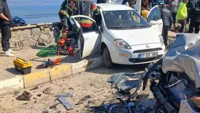 Ayvalık'ta İki Otomobil Çarpıştı: 6 Kişi Yaralandı