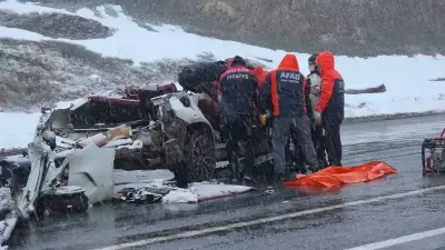 Bitlis-Van Karayolu'nda Feci Kazada Çift Hayatını Kaybetti, 3 Yaralı