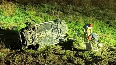 Düzce'de Yağmurda Kontrolden Çıkan Otomobil Şarampole Devrildi: 2 Yaralı