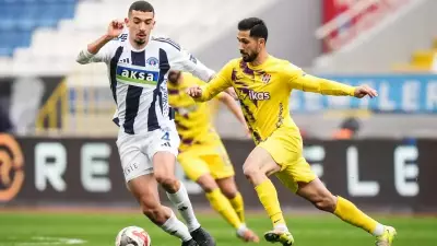 Eyüpspor'un Yıldızı Emre Akbaba Fibula Kırığı ile Sakatlandı