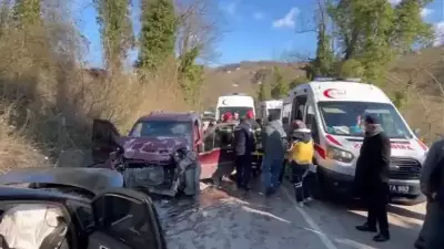 Fatsa'da Kafa Kafaya Çarpışma: 6 Kişi Yaralandı