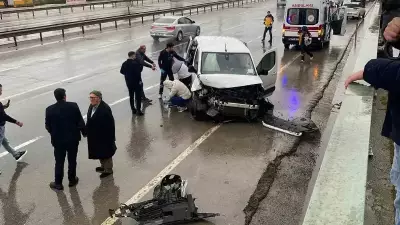 Kocaeli'de Zincirleme Trafik Kazası: Yağmurda Kaygan Yolda 3 Yaralı