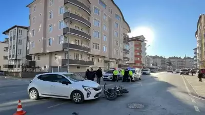 Konya Akşehir'de Otomobil ile Motosiklet Çarpıştı: Bir Yaralı
