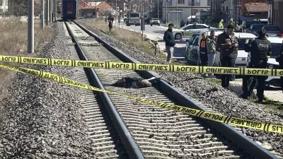 Kütahya'da Hemzemin Geçitte Feci Tren Kazası: Rahime Kalkan Hayatını Kaybetti