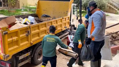 Mersin'de Bir Evden Tam 7 Kamyon Çöp Çıkarıldı: Kötü Koku Şikayeti Üzerine Harekete Geçildi